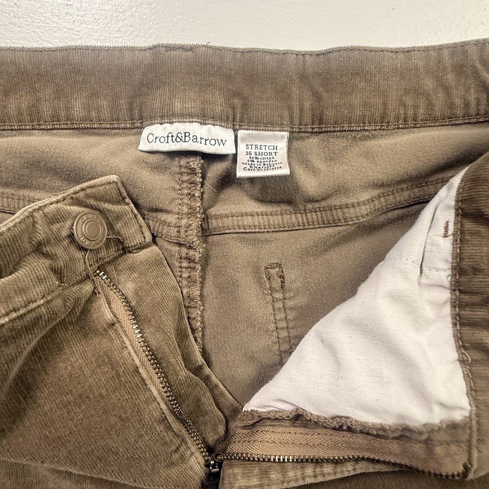 Croft & Barrow Woman's Plus Size 16 Short Brown Smooth Corduroy Pants Straight‎ - Picture 3 of 9